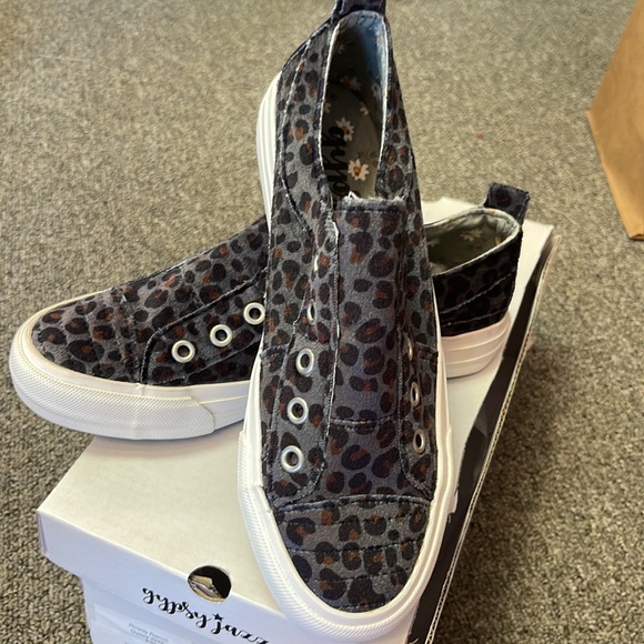 Gypsy Jazz Leopard Shoes - Picture 2 of 3